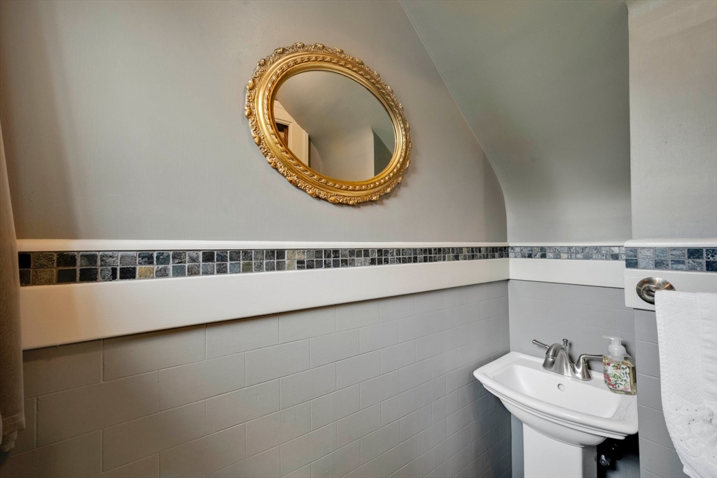 44 Meadowbrook Road Longmeadow, MA 01106 - Photo 3 of 41 Gallery Image 3