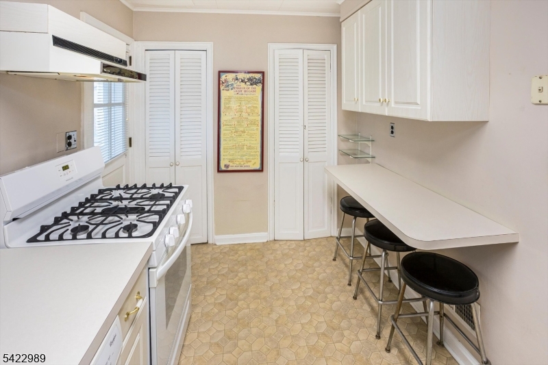 31 Burlington Road Clifton, NJ 07012 - Photo 11 of 22