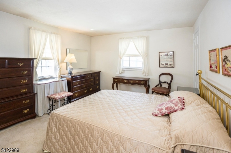 31 Burlington Road Clifton, NJ 07012 - Photo 15 of 22