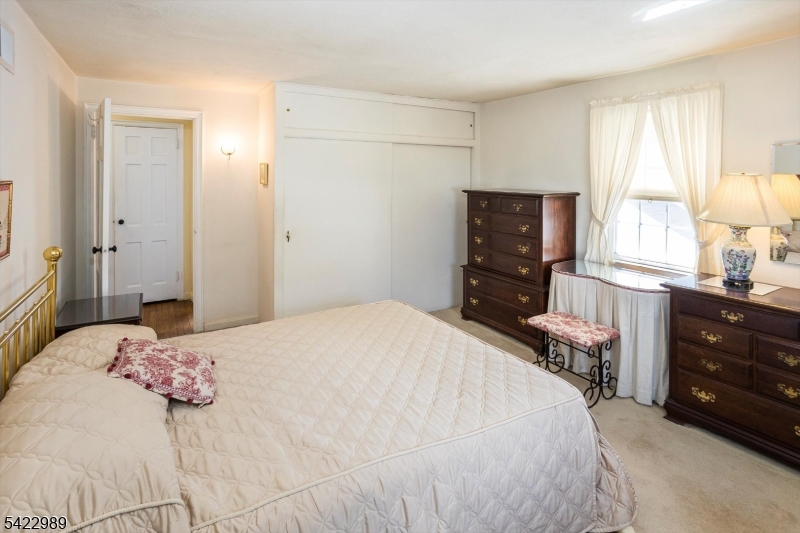 31 Burlington Road Clifton, NJ 07012 - Photo 16 of 22