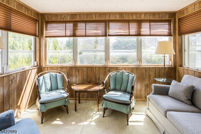 31 Burlington Road Clifton, NJ 07012 - Photo 5 of 22