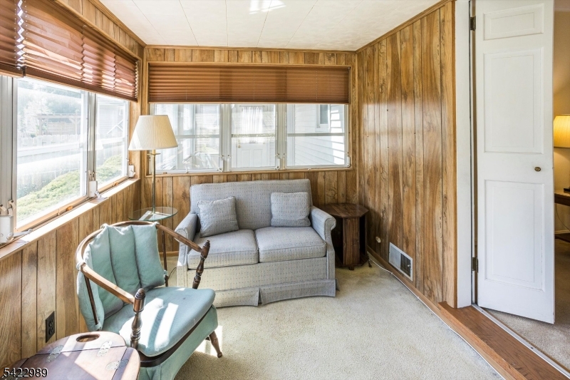 31 Burlington Road Clifton, NJ 07012 - Photo 6 of 22