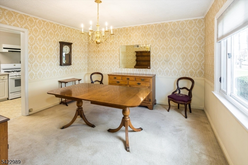 31 Burlington Road Clifton, NJ 07012 - Photo 7 of 22