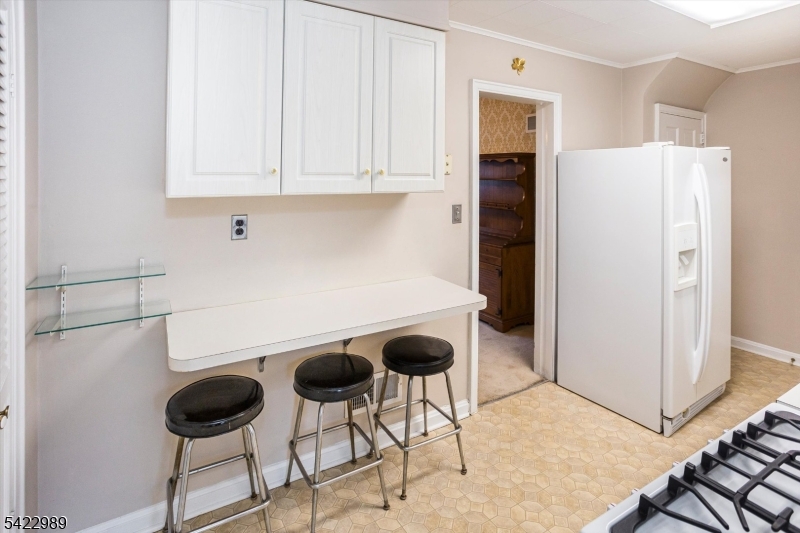 31 Burlington Road Clifton, NJ 07012 - Photo 10 of 22