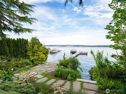 $9,800,000 | 3310 East Laurelhurst Drive Northeast, Seattle, WA 98105