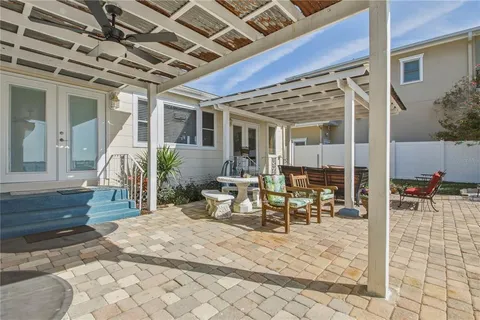 $900,000 | 950 Weedon Drive Northeast, St. Petersburg, FL 33702