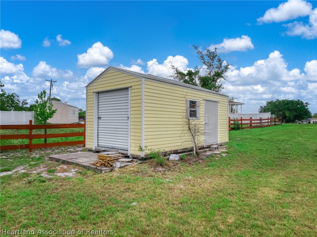 223 Hickory Ridge Drive Sebring, FL 33876 - Photo 32 of 43