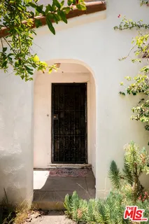 $1,995,000 | 733 North Sierra Bonita Avenue, Los Angeles, CA 90046