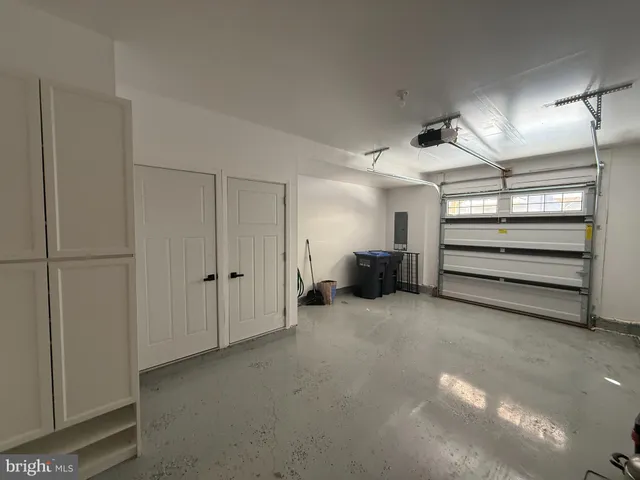 a view of room with an empty space