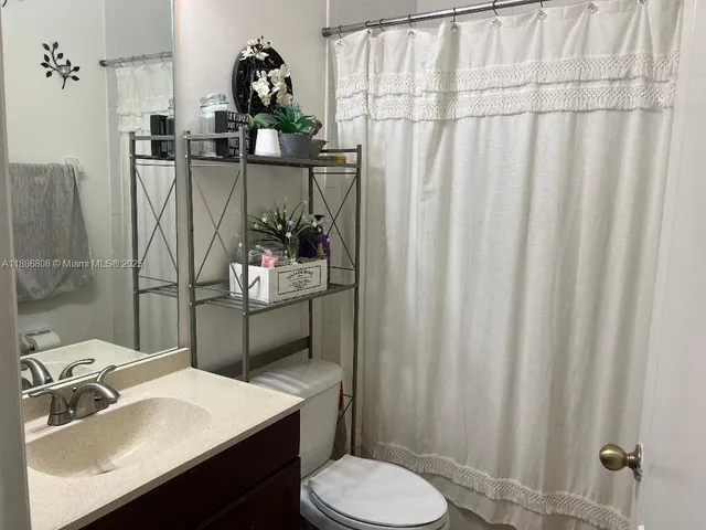 $829,900 | 18247 Northwest 88th Place, Hialeah, FL 33018