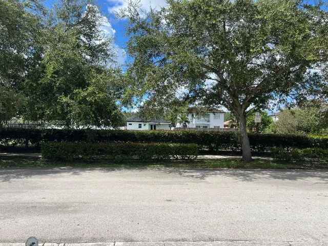 $829,900 | 18247 Northwest 88th Place, Hialeah, FL 33018