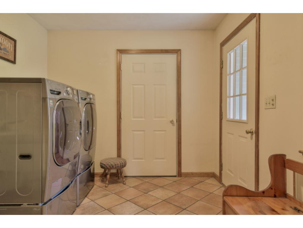 255 Sandown Road Fremont, NH 03044 - Photo 15 of 36