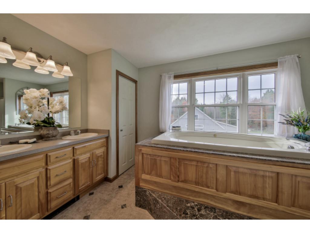 255 Sandown Road Fremont, NH 03044 - Photo 23 of 36
