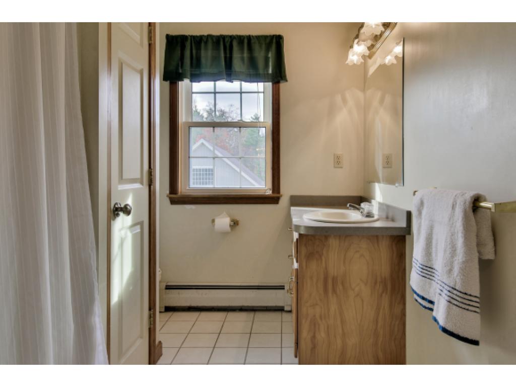 255 Sandown Road Fremont, NH 03044 - Photo 26 of 36