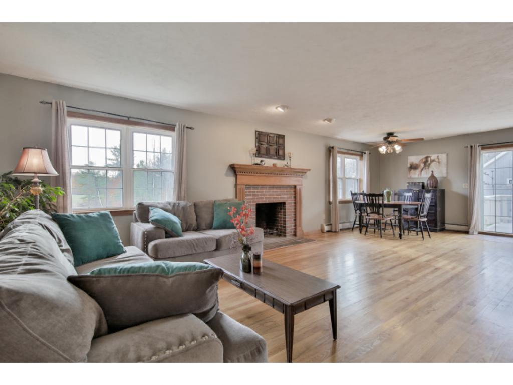 255 Sandown Road Fremont, NH 03044 - Photo 6 of 36