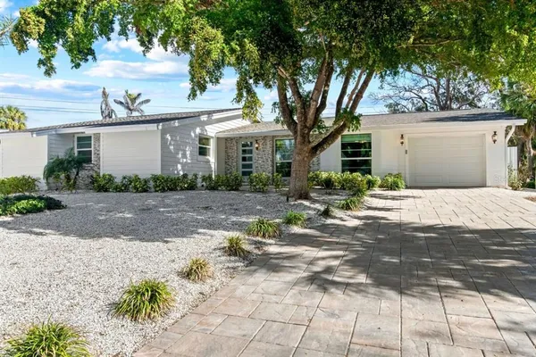$999,900 | 783 Birdsong Lane, Sarasota, FL 34242