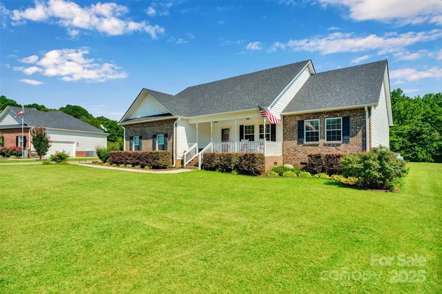 $429,500 | 1348 Bryson Creek Drive, McConnells, SC 29726