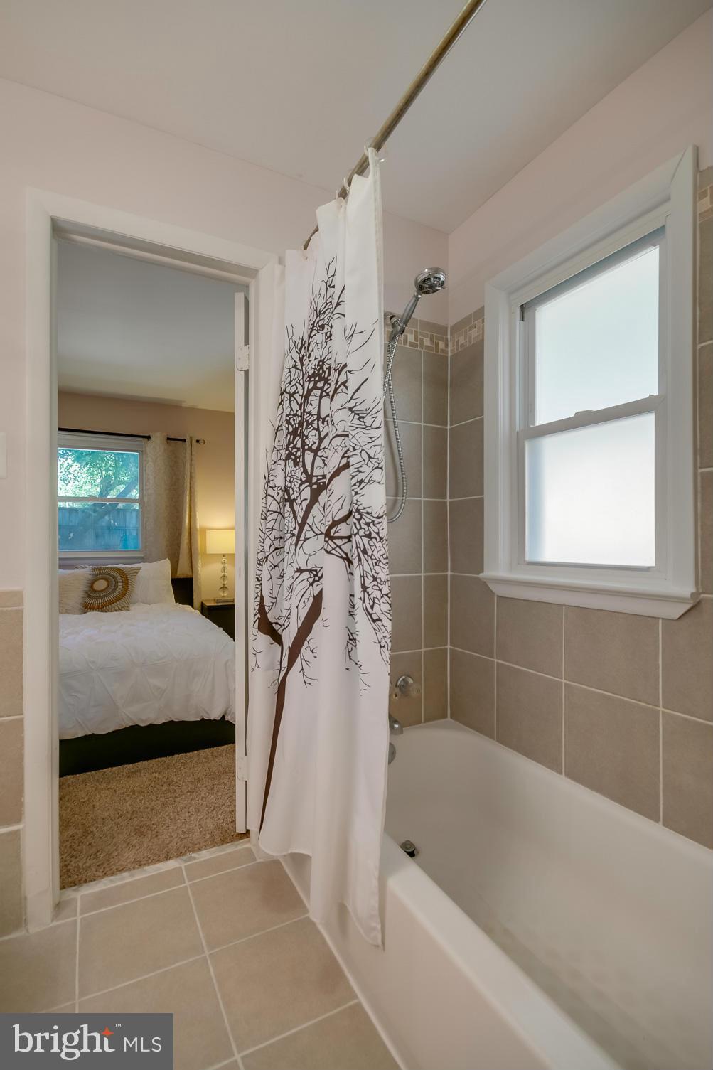 700 West Glebe Road Alexandria, VA 22305 - Photo 16 of 30 Bath