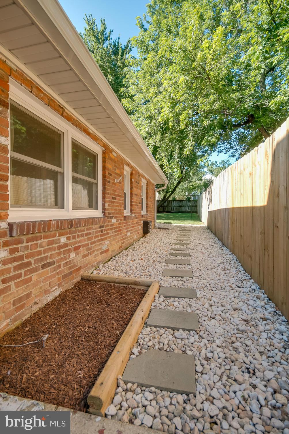 700 West Glebe Road Alexandria, VA 22305 - Photo 21 of 30 Exterior (General)