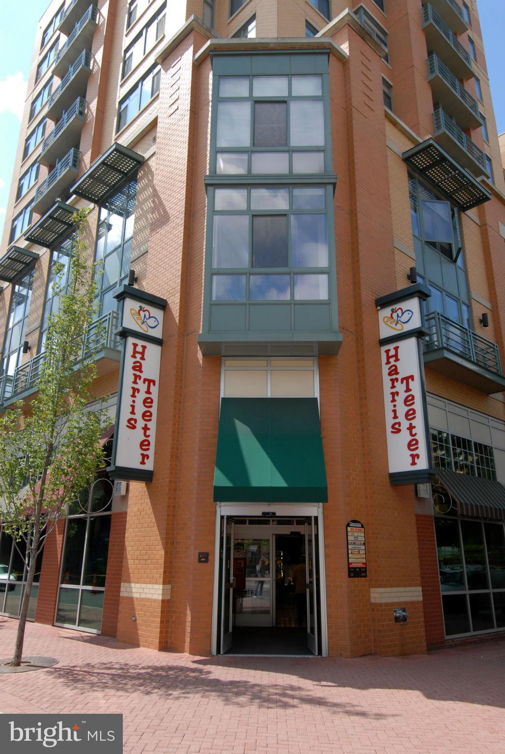 700 West Glebe Road Alexandria, VA 22305 - Photo 25 of 30 Harris Teeter Grocery in Shrilington