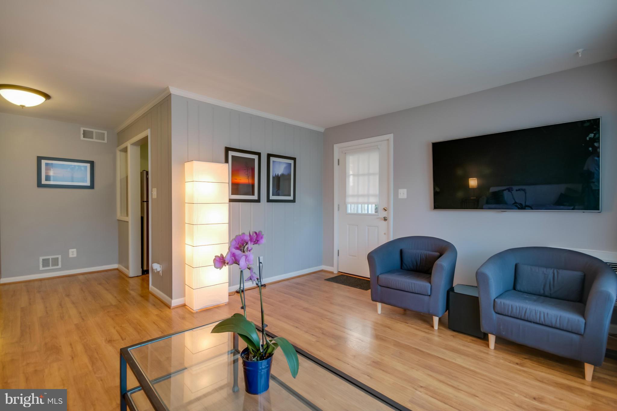 700 West Glebe Road Alexandria, VA 22305 - Photo 5 of 30 Living Room