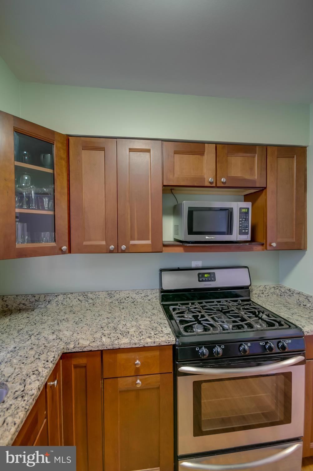700 West Glebe Road Alexandria, VA 22305 - Photo 8 of 30 Kitchen