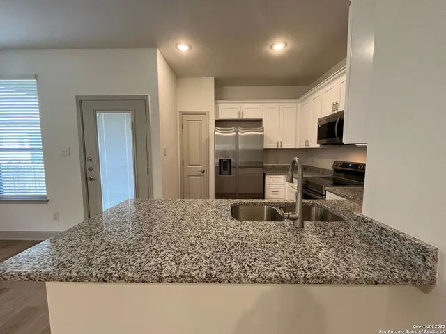 $1,590 | 7541 Briarwood Pass, Unit 102, San Antonio, TX 78252