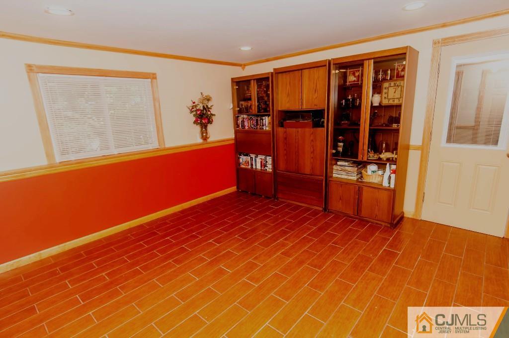 17 Tompkins Road East Brunswick, NJ 08816 - Photo 18 of 25 Gallery Image 18