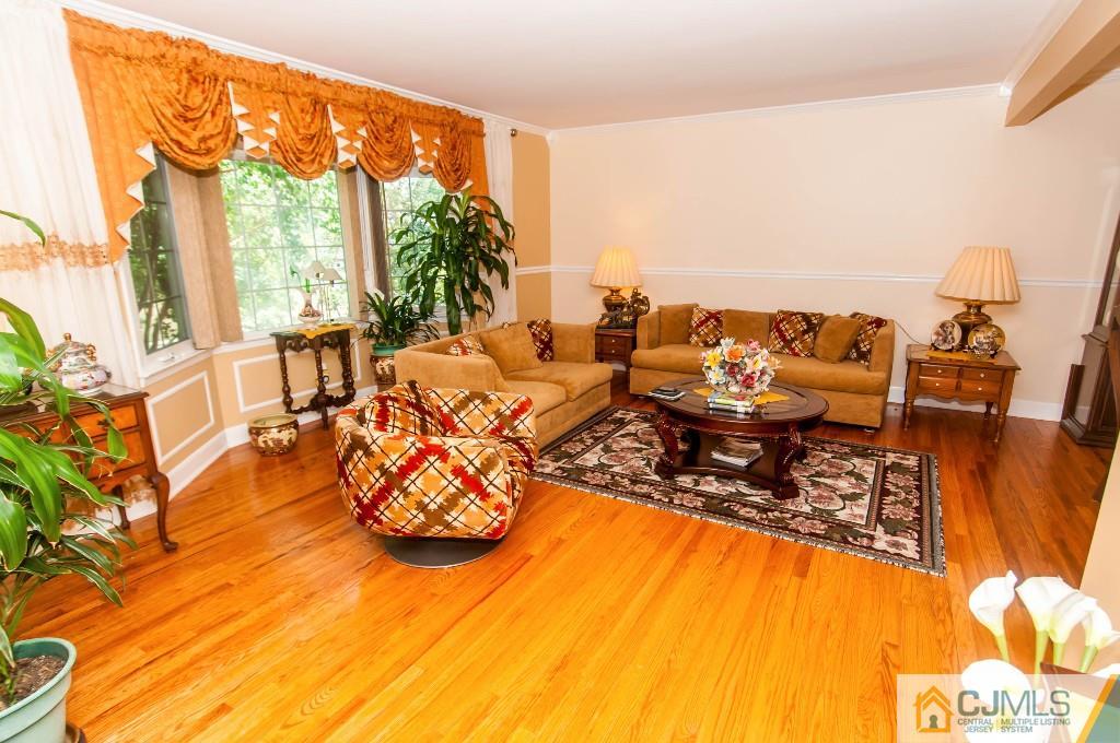 17 Tompkins Road East Brunswick, NJ 08816 - Photo 3 of 25 Gallery Image 3
