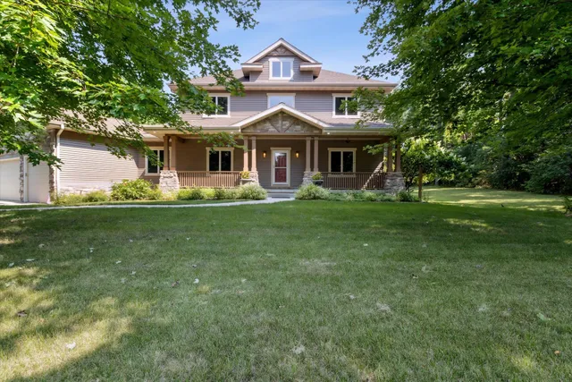 $849,900 | 13506 West Travis Trace Road, Evansville, WI 53536