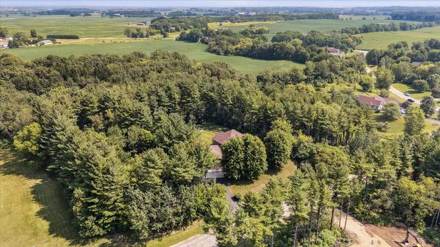 $849,900 | 13506 West Travis Trace Road, Evansville, WI 53536