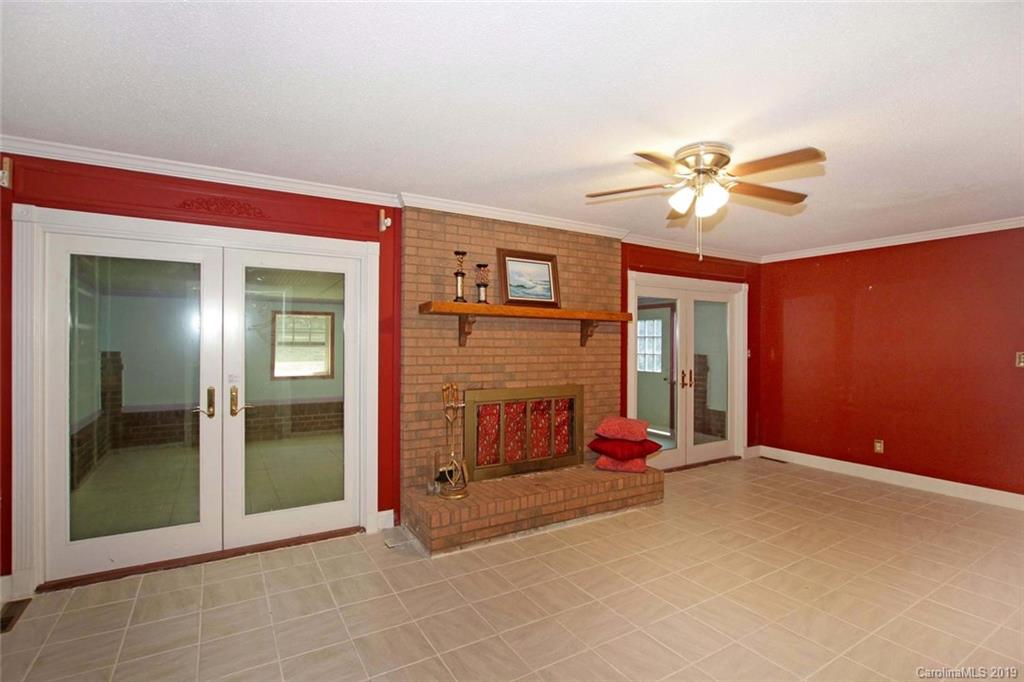 206 Sycamore Road Salisbury, NC 28147 - Photo 21 of 41 an entryway