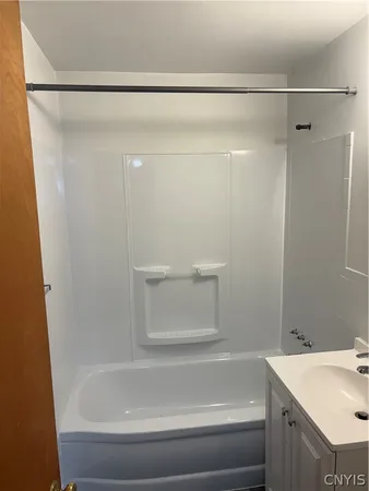 $1,000 | 330 Draper Avenue, Unit 326, Geddes, NY 13219