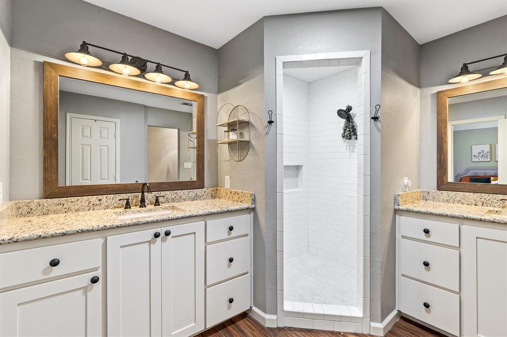 800 Short Line Boulevard Midlothian, TX 76065 - Photo 23 of 39 a bathroom with a granite countertop sink and a mirror