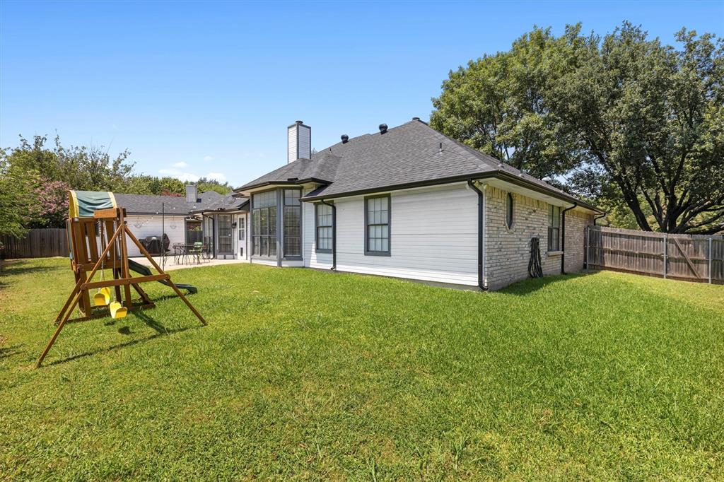 800 Short Line Boulevard Midlothian, TX 76065 - Photo 34 of 39 a house view with a garden space