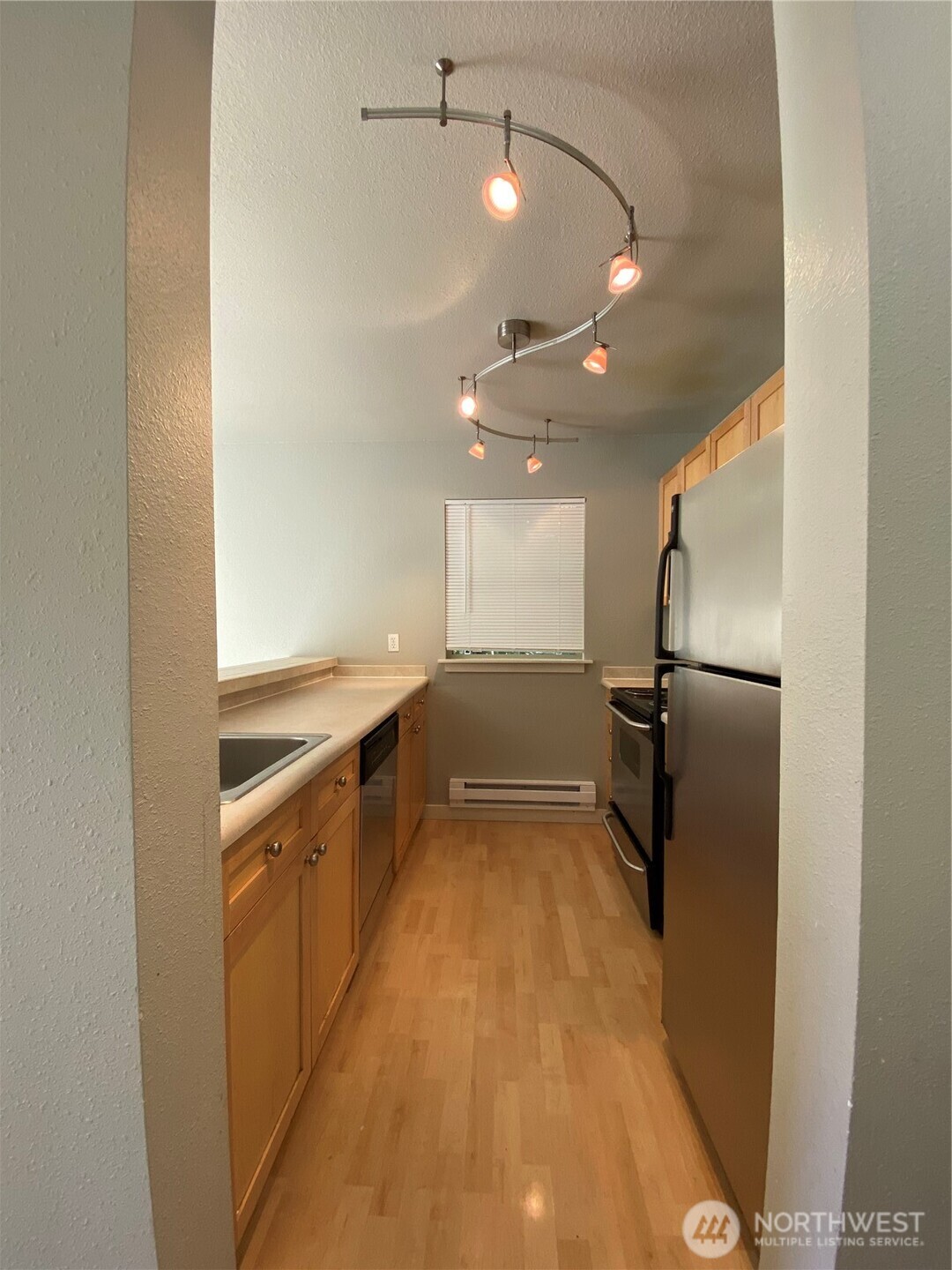 9805 Avondale Road Northeast, Unit M240 Redmond, WA 98052 - Photo 5 of 18 Gallery Image 5