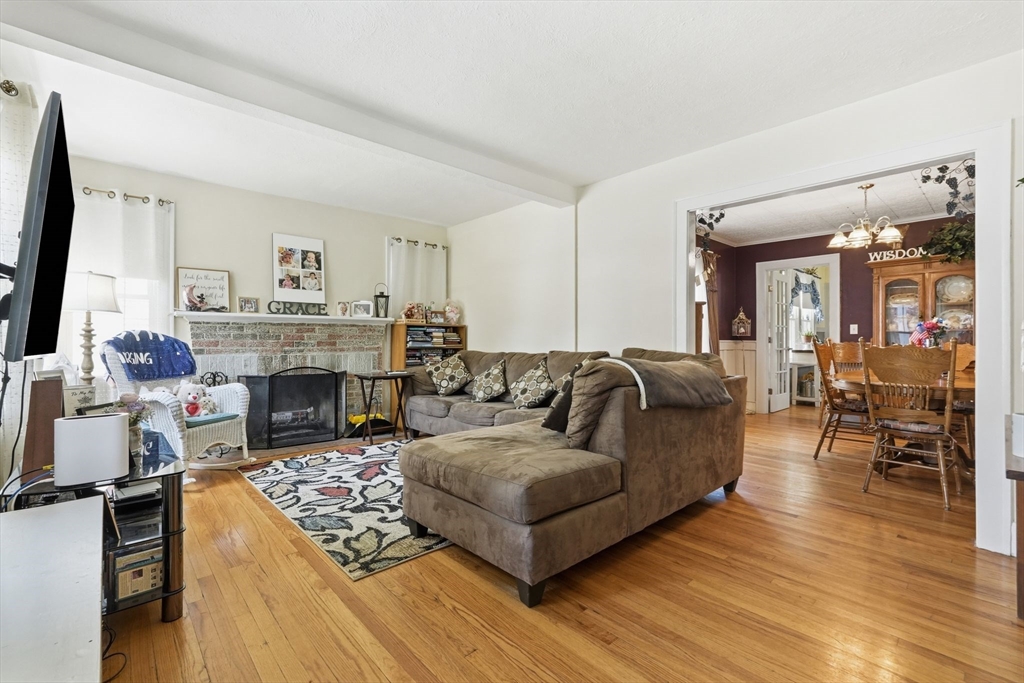 17-19 Howes Street Springfield, MA 01118 - Photo 4 of 42