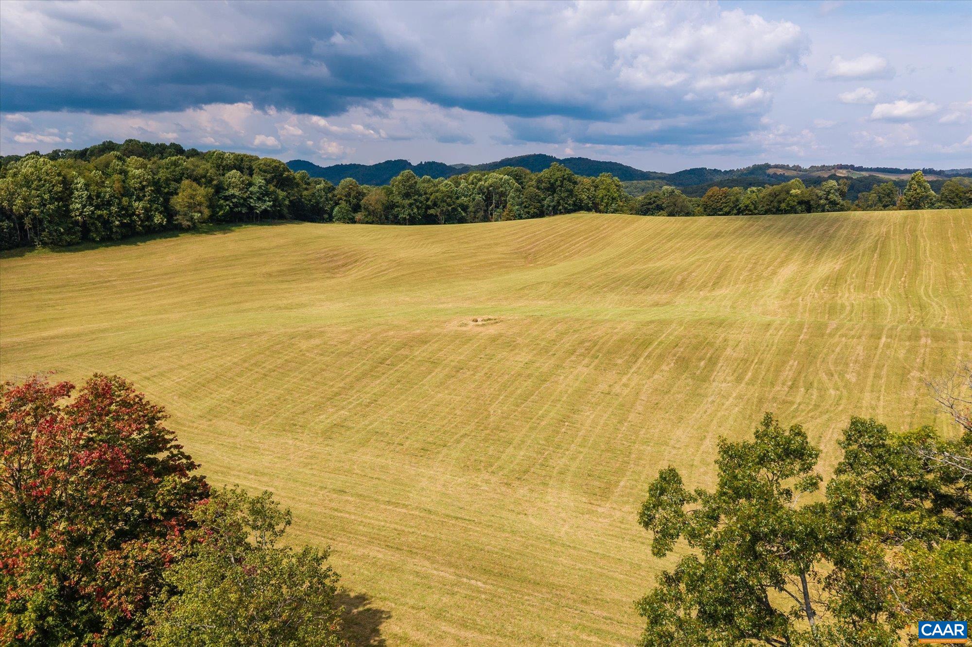 3225 Lynn Hollow Road North Tazewell, VA 24630 - Photo 54 of 62 a view of an ocean and a mountain
