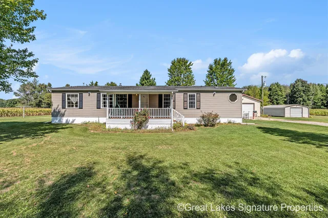 $250,000 | 16856 West Stanton Road, Trufant, MI 49347