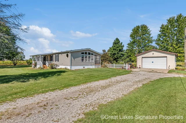 $250,000 | 16856 West Stanton Road, Trufant, MI 49347