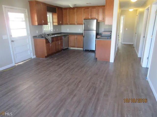 $1,200 | 222 South Mulberry Street, Statesboro, GA 30458