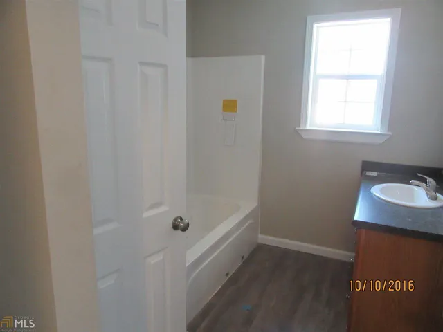 $1,200 | 222 South Mulberry Street, Statesboro, GA 30458