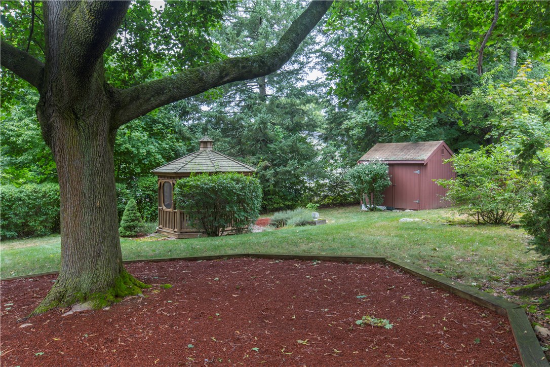 39 Marie Anne Court Woonsocket, RI 02895 - Photo 23 of 25 Gallery Image 23