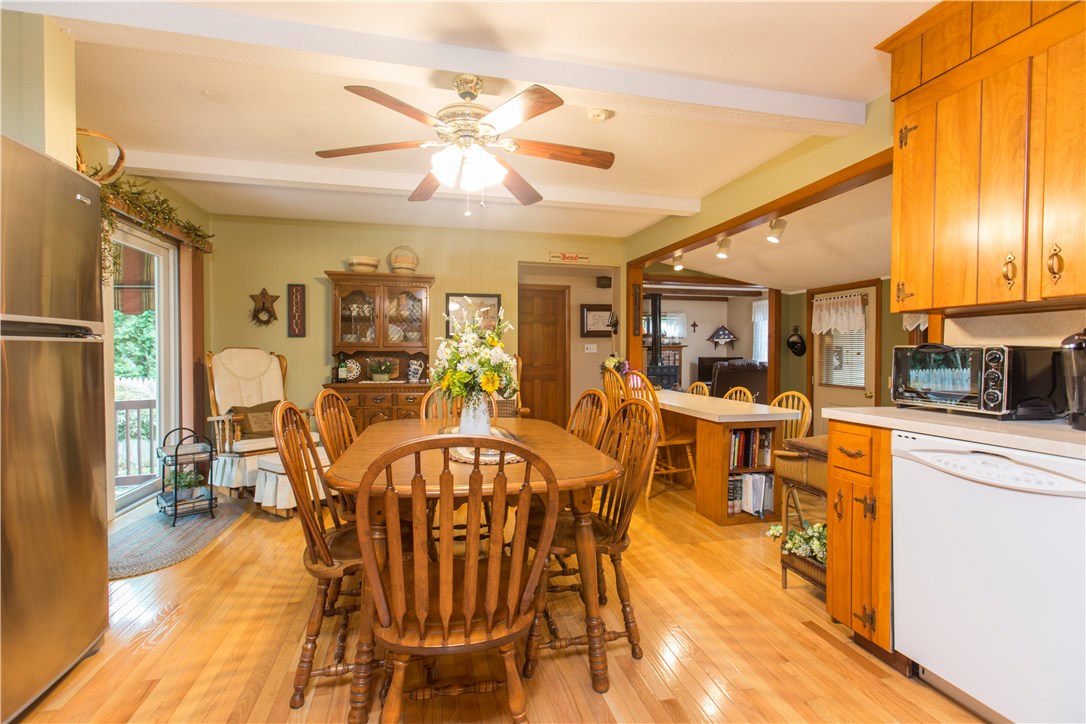 39 Marie Anne Court Woonsocket, RI 02895 - Photo 4 of 25 Gallery Image 4
