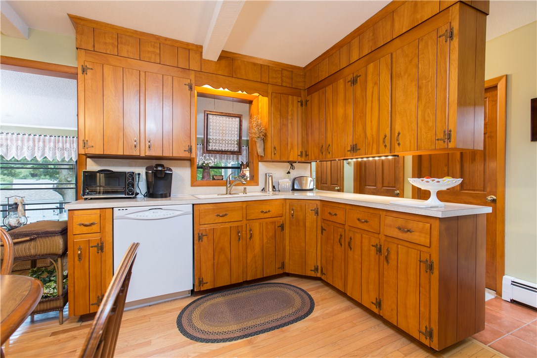 39 Marie Anne Court Woonsocket, RI 02895 - Photo 7 of 25 Gallery Image 7