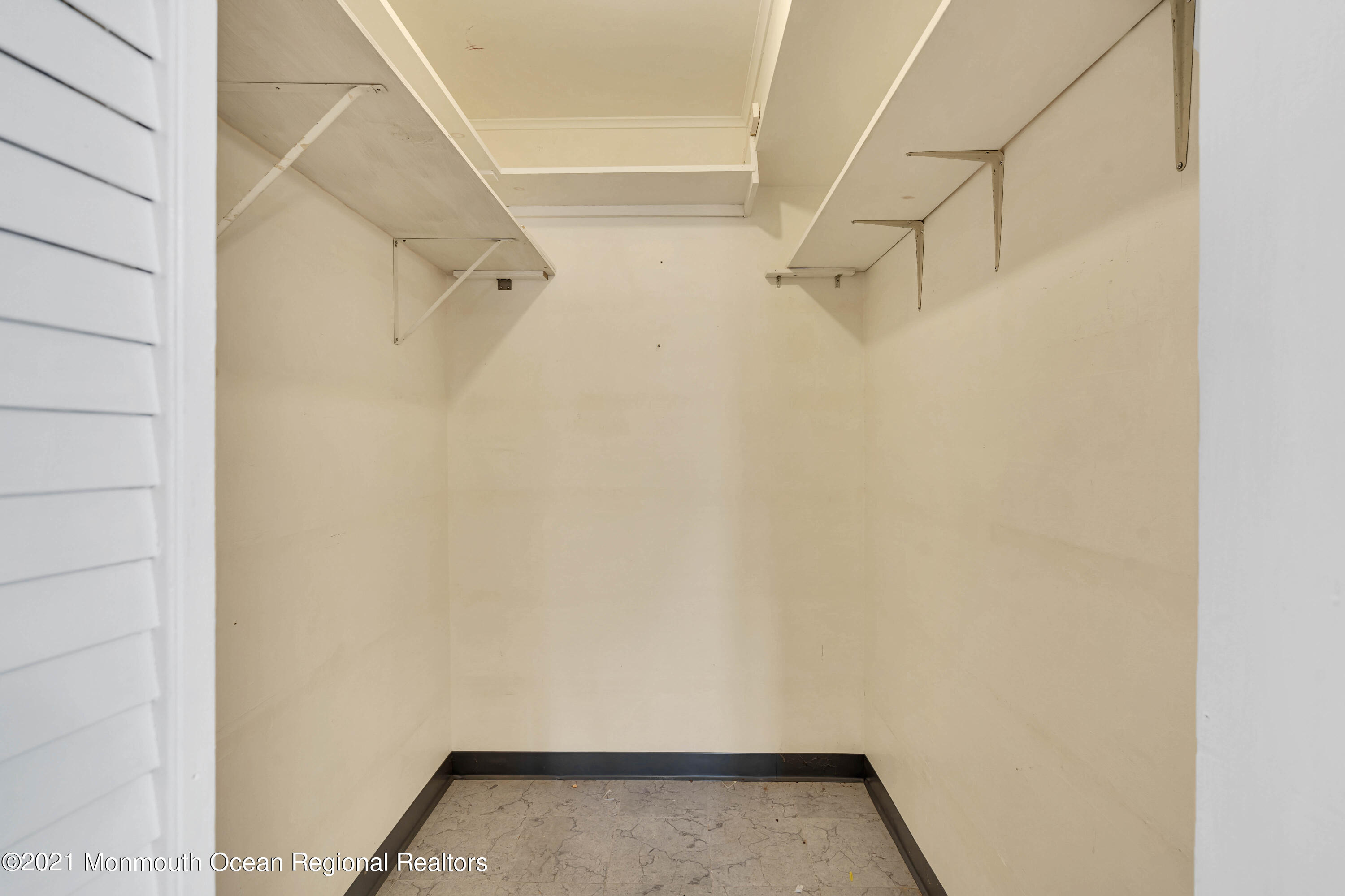 15 North Boston Road Jackson, NJ 08527 - Photo 17 of 49 a view of walk in closet