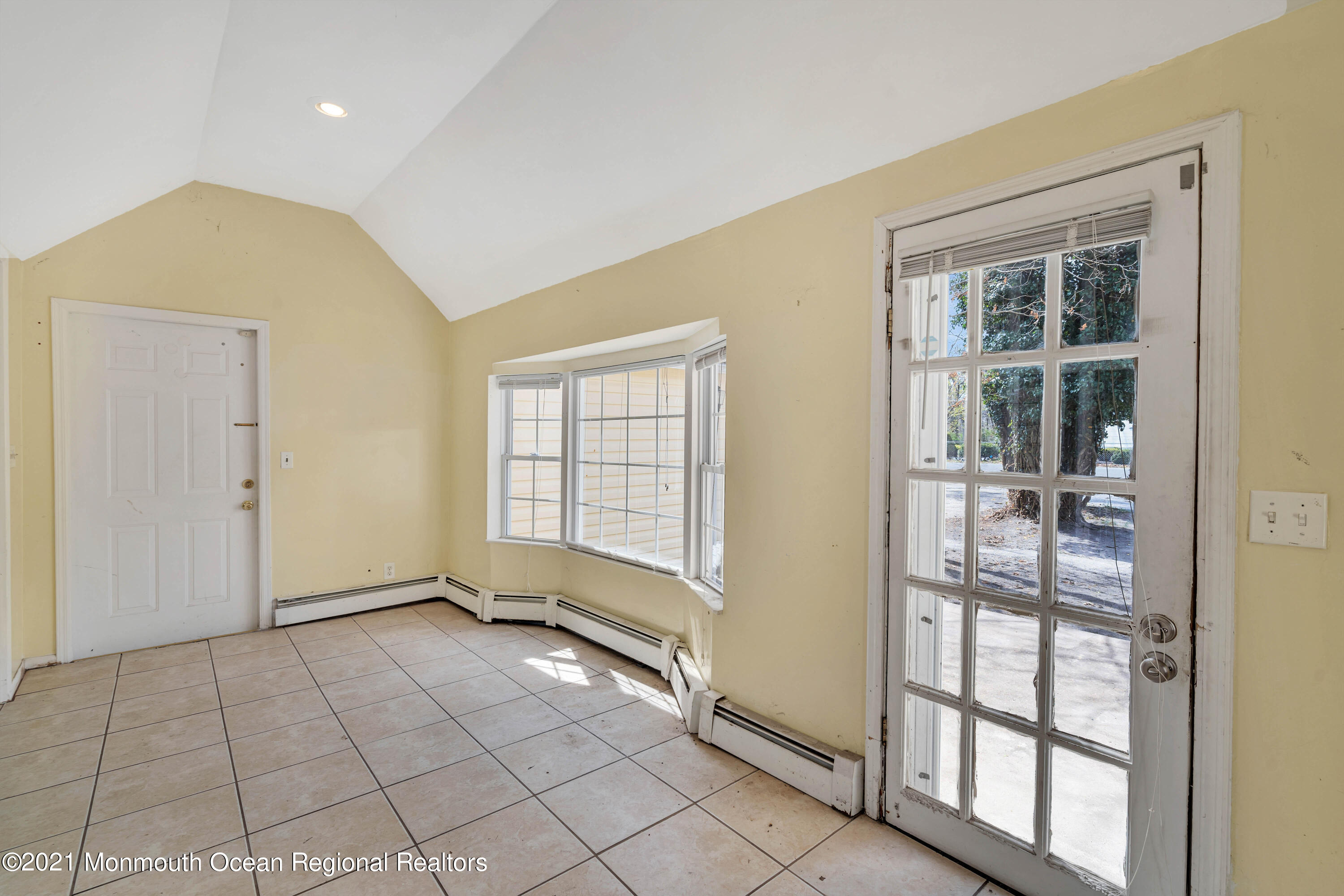 15 North Boston Road Jackson, NJ 08527 - Photo 18 of 49 a view of an empty room and window