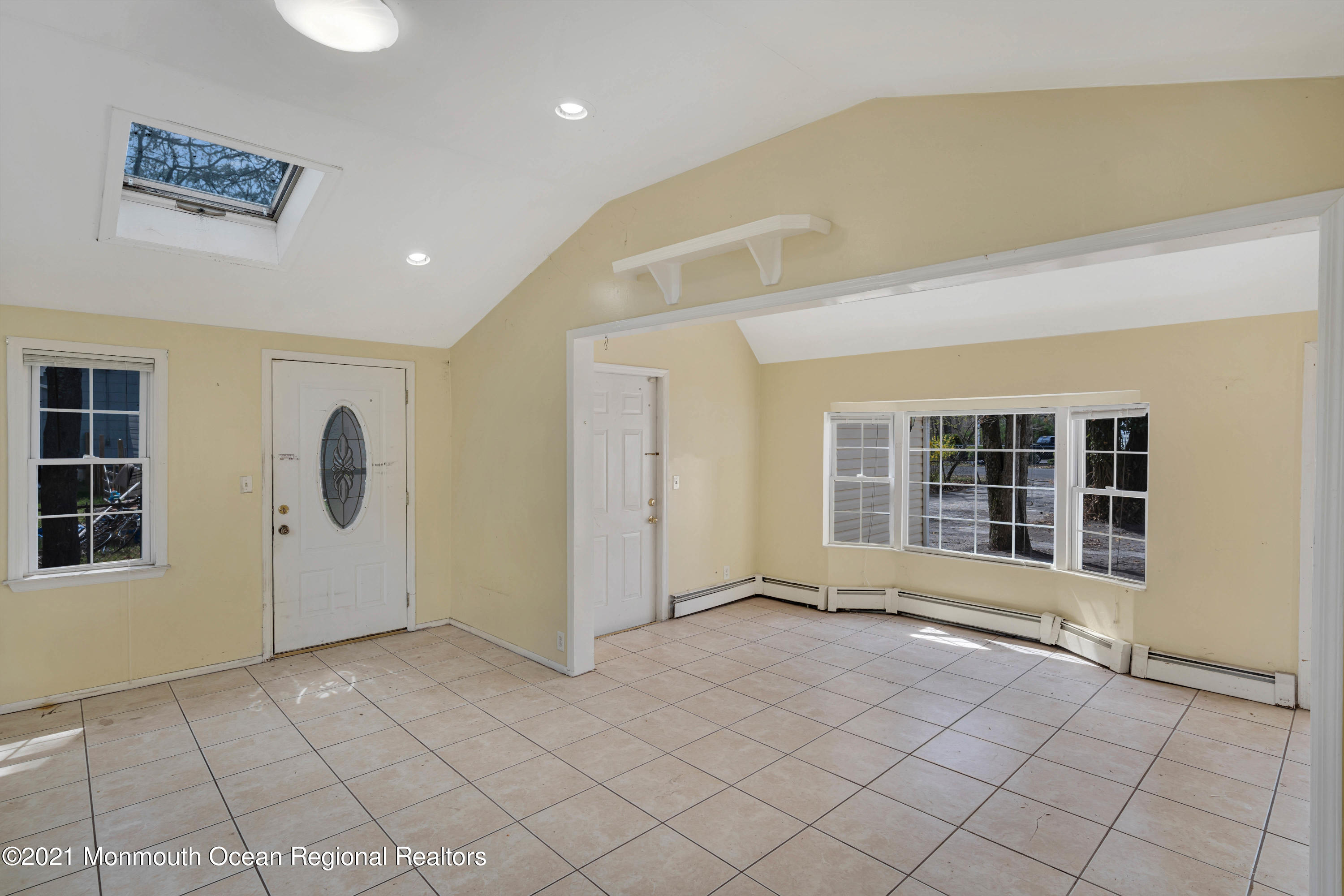 15 North Boston Road Jackson, NJ 08527 - Photo 24 of 49 an empty room with windows