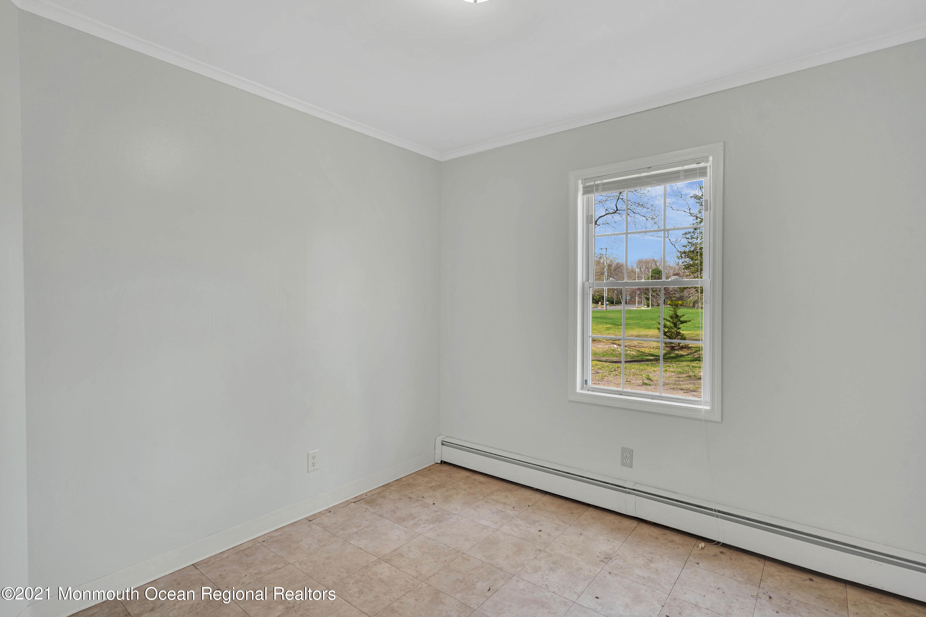 15 North Boston Road Jackson, NJ 08527 - Photo 27 of 49 an empty room with windows