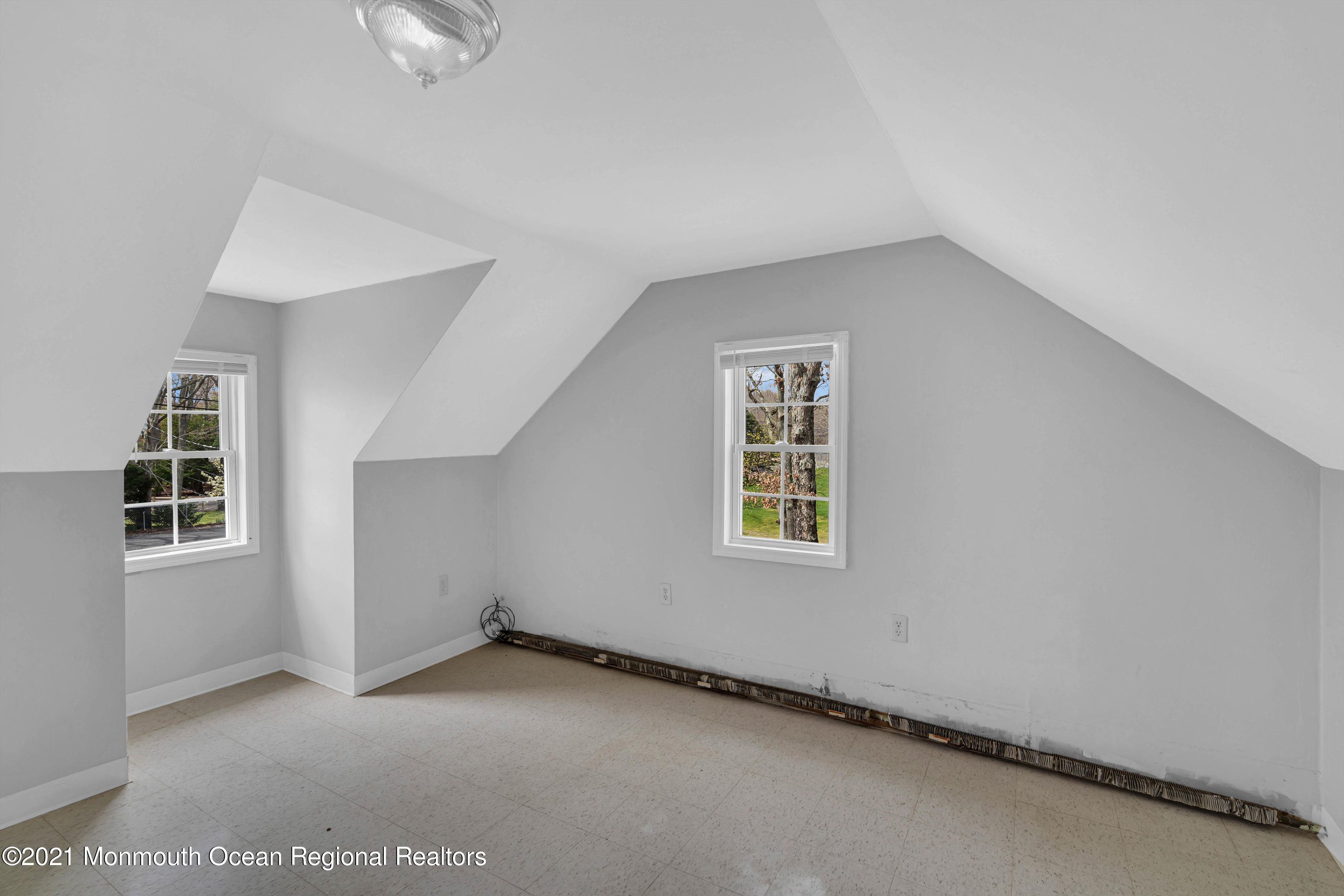 15 North Boston Road Jackson, NJ 08527 - Photo 33 of 49 an empty room with windows